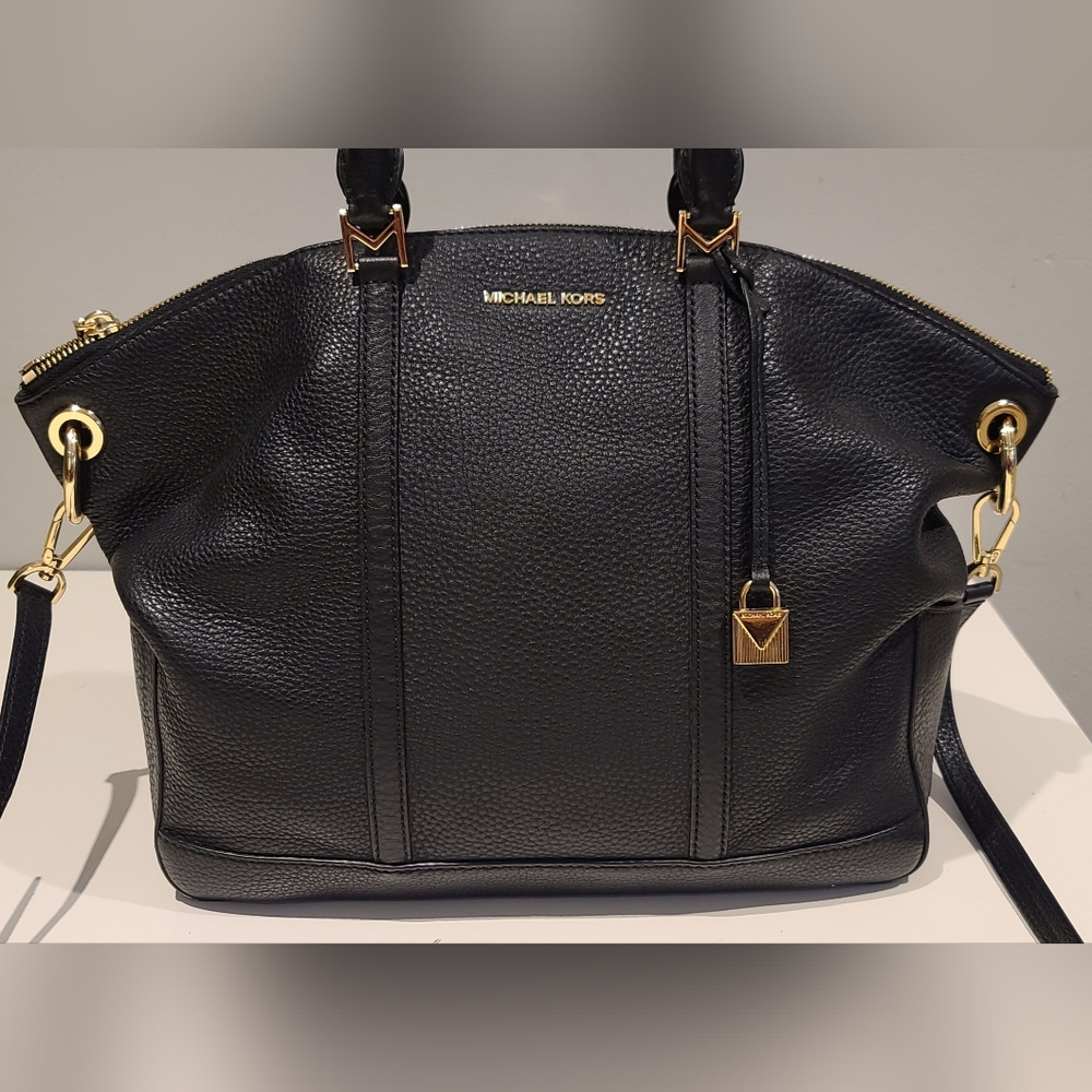 MICHAEL KORS "BECKETT" BAG WITH TAG LIKE NEW